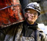 近年来，美国页岩油产量大幅增加，二叠纪盆地的页岩油行业也进入繁荣时代。然而，最近有迹象表明，从投资、产出和回报等各个维度来看，美国页岩油行业都有陷入萧条的...