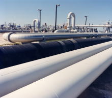 俄罗斯总统普京在一次会议上表示，俄罗斯将继续履行其在能源供应方面的合同义务，此举打消市场对供应紧张的担忧。而阿联酋官员的发言...