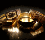 周二欧市盘中，现货黄金早隔夜强劲涨势的基础上进一步攀升，升至逾一个月高位，逼近1240美元水平。在上日尾盘的小幅回撤后，一系列支持的因素帮助贵金属连续第二日...