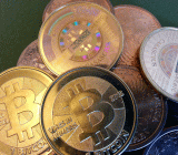 周五，据交易平台BitMEX报价显示，比特币一度跌破4500美元/枚，刷新2019年4月以来新低。而根据交易平台Coinbase今天稍早时候的数据，比特币24小时内已跌超36%...