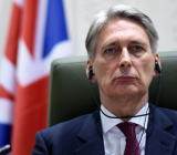 周二欧市盘中，英镑兑美元跳涨40余点，最高摸至1.3044，现小幅回落交投于1.3029一线。据外媒，英国内阁就脱欧过渡期达成一致，但边境担保法案仍存在不确定性，英国...