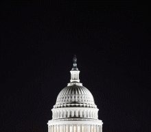 外媒调查显示，美联储将在明年第三季度加息，比一个月前的预期要早。大多数受访的经济学家表示，风险在于可能更早加息。这次加息预期从第四季度提早至第三季度...