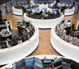 据德国《明镜》周刊，社民党柏林党代会拒绝与默克尔所在保守党进行组阁谈判，但联邦党代会尚未作出决定。欧元/美元短线下跌50余点