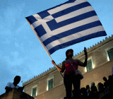 国际货币基金组织（IMF）执行董事会20日有条件批准向希腊发放18亿美元救助贷款，用以缓解希腊债务危机。这是IMF时隔近两年后再次向希腊提供救助。