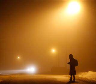 因美朝局势有所缓解，避险降温，又持续受到美联储主席偏鹰预期影响，金价持续走低，西班牙内阁将在周六就加泰罗尼亚问题举行会议，可能暂停其自治权，短线避险情绪升温，今日市场消息有限，破位可能性不大，料维持震荡小幅下挫，操作上，高抛为主，少低吸