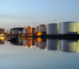 美国能源信息署（EIA）周五公布了一份最新的原油生产报告，根据报告显示，2017年4月份美国原油产量下降，但国内需求却增加。该报告公布后，油价延续日内升势