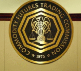 美国商品期货交易委员会(CFTC)公布的周度报告显示，截至8月8日当周，对冲基金和基金经理增持COMEX黄金净多头头寸，为连续第四周增持。黄金净多仓攀升至近两个月高位