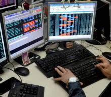 华尔街分析师们近期公布了对2022年美国股市的展望，目前华尔街投行普遍认为，今年美股能够继续上涨，但美股今年的涨幅难以再像去年一样达到两位数；其中瑞信...