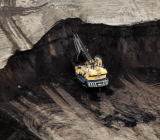 加拿大WCS油价受管道运输短缺影响下跌，与WTI间差价达到31美元，为自2013年来最大。此外，IEA数据显示加拿大原油产量呈上升趋势，运输管道短缺的现状或将...