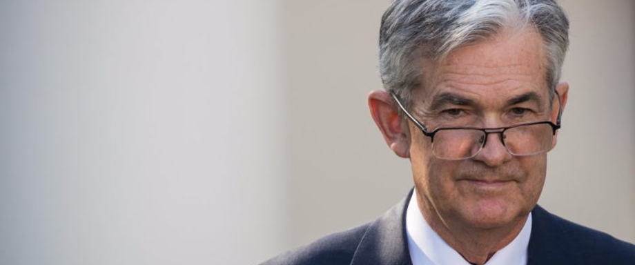 美国密歇根大学14日公布的一项调查显示，6月密歇根大学消费者信心指数初值97.9，低于5月终值100和市场预期值98，反映出消费者对经济前景担忧加剧。