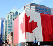 路透多伦多-以下是加拿大央行行长蒂夫·麦克莱姆和高级副行长卡洛琳·威尔金斯）周三在央行维持利率稳定后举行的新闻发布会上的一些重要言论...