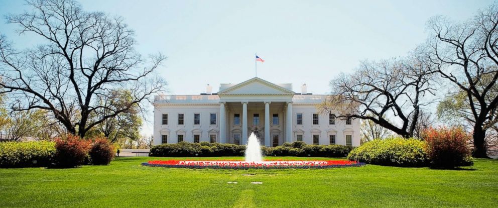 white-house-gty-er-180110_12x5_992.jpg