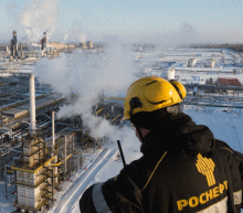 油价企稳，因投资者关注美国及其盟友可能释放战略原油储备，以缓解俄罗斯因入侵乌克兰而受到更多制裁后的供应担忧...