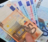 都说9月是“多事之秋”一点都没错，欧洲央行准备在秋季有重大决定。而今晚即将公布的9月决议无疑是欧银未来决策以及欧元命运的关键转折点！