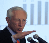 费希尔最后一次讲话：应将金融监管职责设立成委员会机制