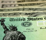 当时交易员认为，即使财政状况趋紧，通胀同比下降，失业率和失业申请人数增加，但未来几年的通胀预期仍将高于今年年初的预期...