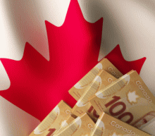 市场预计加拿大央行今晚加息25个基点至1.25%的概率高达92%，但会议前夕交易员突然开始对冲意外风险。对冲加元下跌的成本大幅飙升，加元一周隐含波动性升至去年9月以来最高。