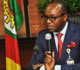 如果要问最近几个月影响油价走势的两个主要产油国，答案应该是伊朗和沙特没错了。因担心伊朗因受到美国制裁而不得不削减供应，油价此前一度飙涨至四年高位，不少分析人...