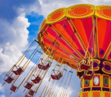 隔夜美股市场创下新高，外围气氛对恒指有了一定的提振，前两个交易日连连下跌，资金积极趁低进入市场，买盘支撑强劲，恒指亚市多头趋势明显，料恒指短线偏好，现外围美股收高给港股正面牵引