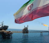 在经历了一周的相互威胁后，随着针对伊朗的第一轮制裁即将开始，美国和伊朗之间的言辞可能在8月初进一步升级，这可能会引发油价的进一步波动。