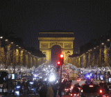 西欧各大国领导人，现在没一个好过的。已经持续三周的暴力抗议活动，让法国总统马克龙现在如坐针毡，骑虎难下。马克龙可能采取紧急减税措施来平息暴力抗议，但代价可能...