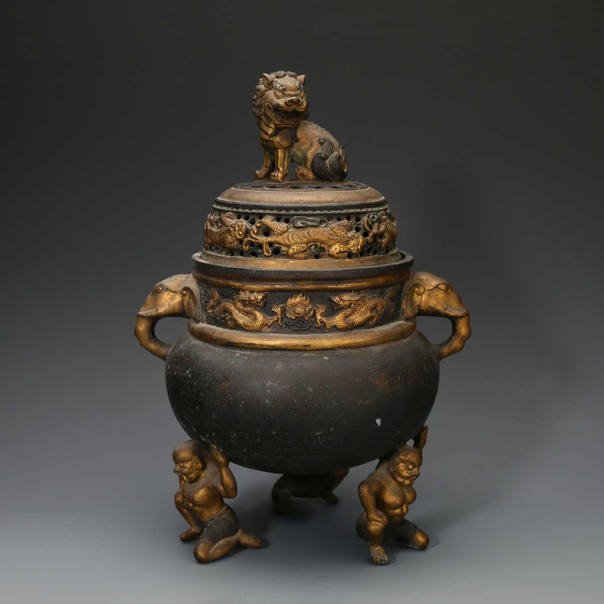 铜器  香炉  三足象耳三面狮头香炉 香道具  工艺品  美术品  摆件 铜器 香炉 三足象耳三面狮头香炉 香道具 工艺品 美术品