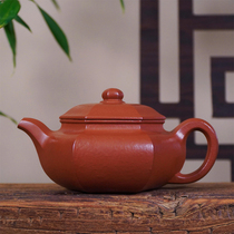 Mr. Chen a senior engineer from Wang Yinchun Yimeiyan raw sand and vermilion six-party antique Yixing purple clay teapot photo of holding the teapot