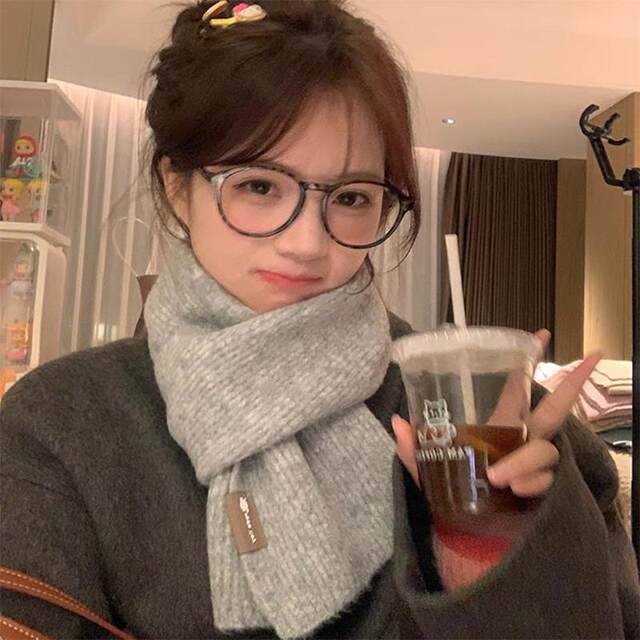 Counter quality new high-end small scarf for women in winter with Korean style atmosphere for students with wool scarf for men