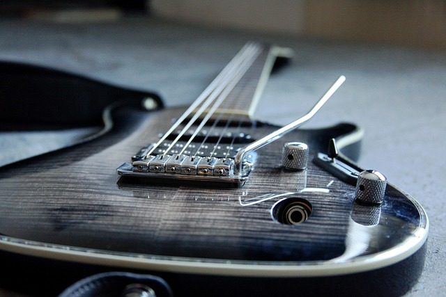 how clean guitar strings