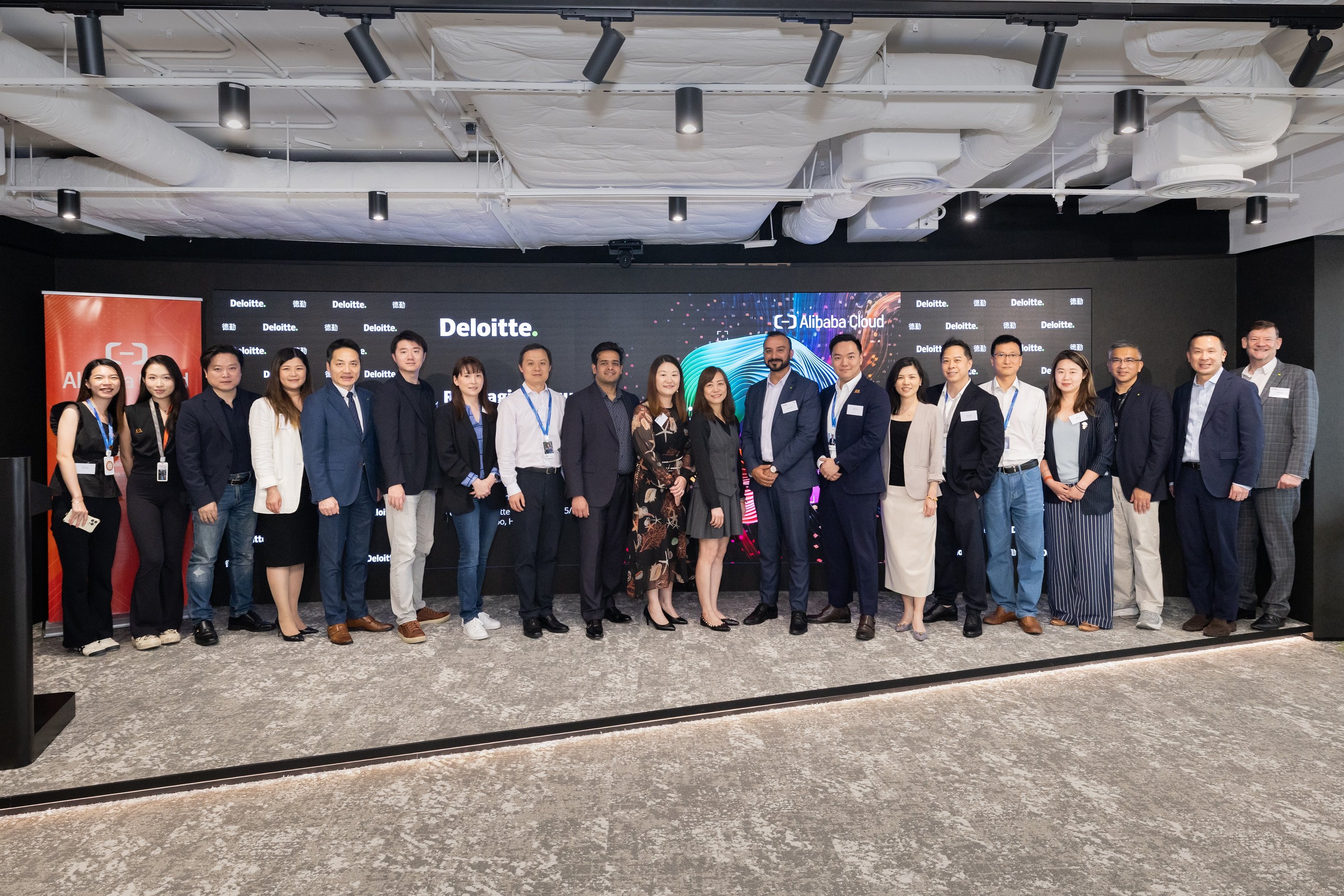 O1CN01ES9vMg1wCAnSc66U1_!!6000000006271-