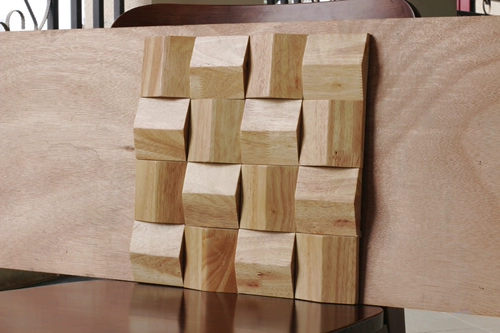 Диффузионная доска из бревенчатых блоков, треугольная фоновая стена из мозаики из цельного дерева из каучукового дерева, может использоваться в качестве декоративной фоновой стены.