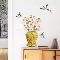 Антикварная ваза в стиле коллажа