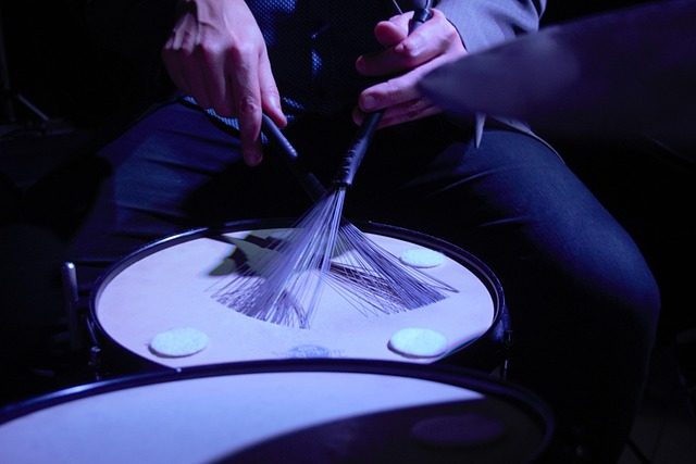 how to play drum kit