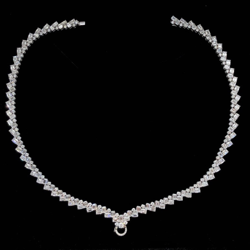 The Main Diamond Weighs a Total of 23.96 Carats, the Secondary Diamonds Weigh a Total of 3.12 Carats, and the 18K Gold Diamond Necklace Is Fully Diamond-Studded, Luxurious, and Versatile, and Can Be Customized