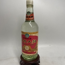 1985 (Guizhou famous wine) Xishui Daqu. The wine is full of good quality. It has been authenticated. The actual product is as shown and can be hidden.