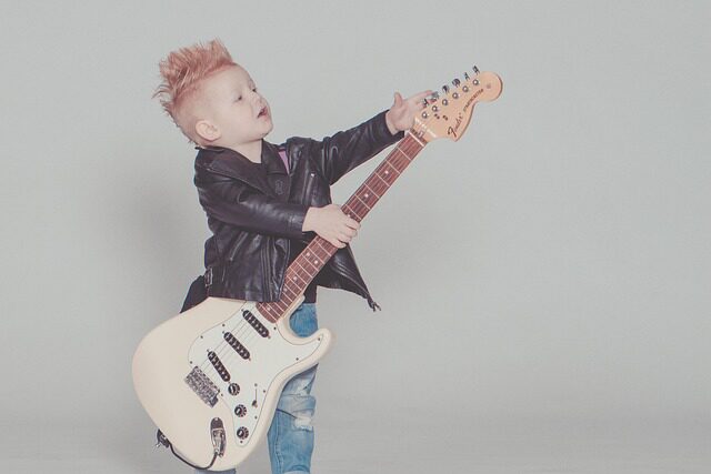 when was the guitar created