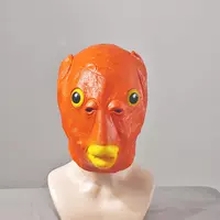 Маска из оранжевой рыбы