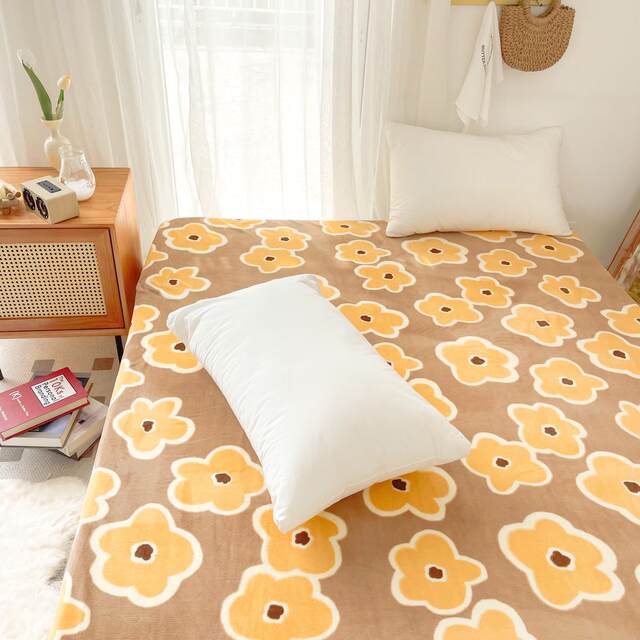 Coffee shop garden happiness sun flower coffee cream velvet sheets single piece custom winter warmth