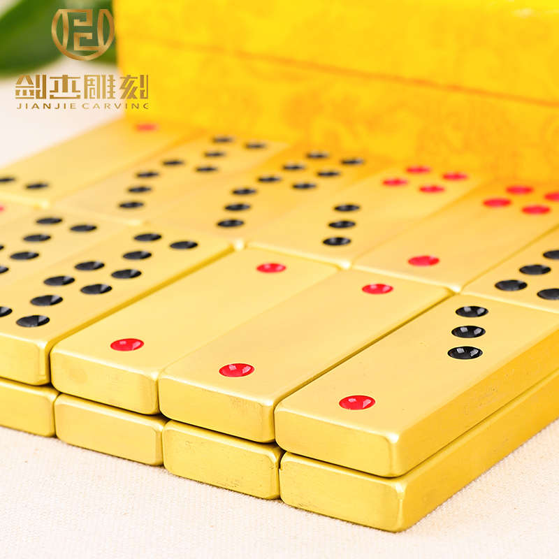 黄铜方形手搓桌游天九：骨牌麻将界的金色大号九牌顶牛广东牌，谁才是桌面游戏之王？