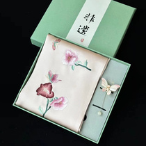Suzhou embroidery pure silk hand-embroidered scarf velvet flower brooch set box Fengman Xiaofeiwei Chinese style handicrafts