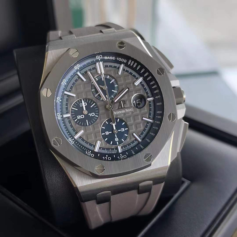 Full Set with Box and Papers Audemars Piguet Royal Oak Offshore Titanium Automatic Mechanical Watch for Men, 98% New, 26400Io Full Set with Box and Papers Audemars Piguet Royal Oak Offshore Titanium Automatic Mechanical Watch for Men, 98% New, 26400Io