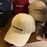 Бежевая буква бейсбольная шляпа женщина - обнаженная пронзительная большая окружность головы, шляпа с утенком, широкая шляпа, большое лицо, большое лицо мягкая шляпа