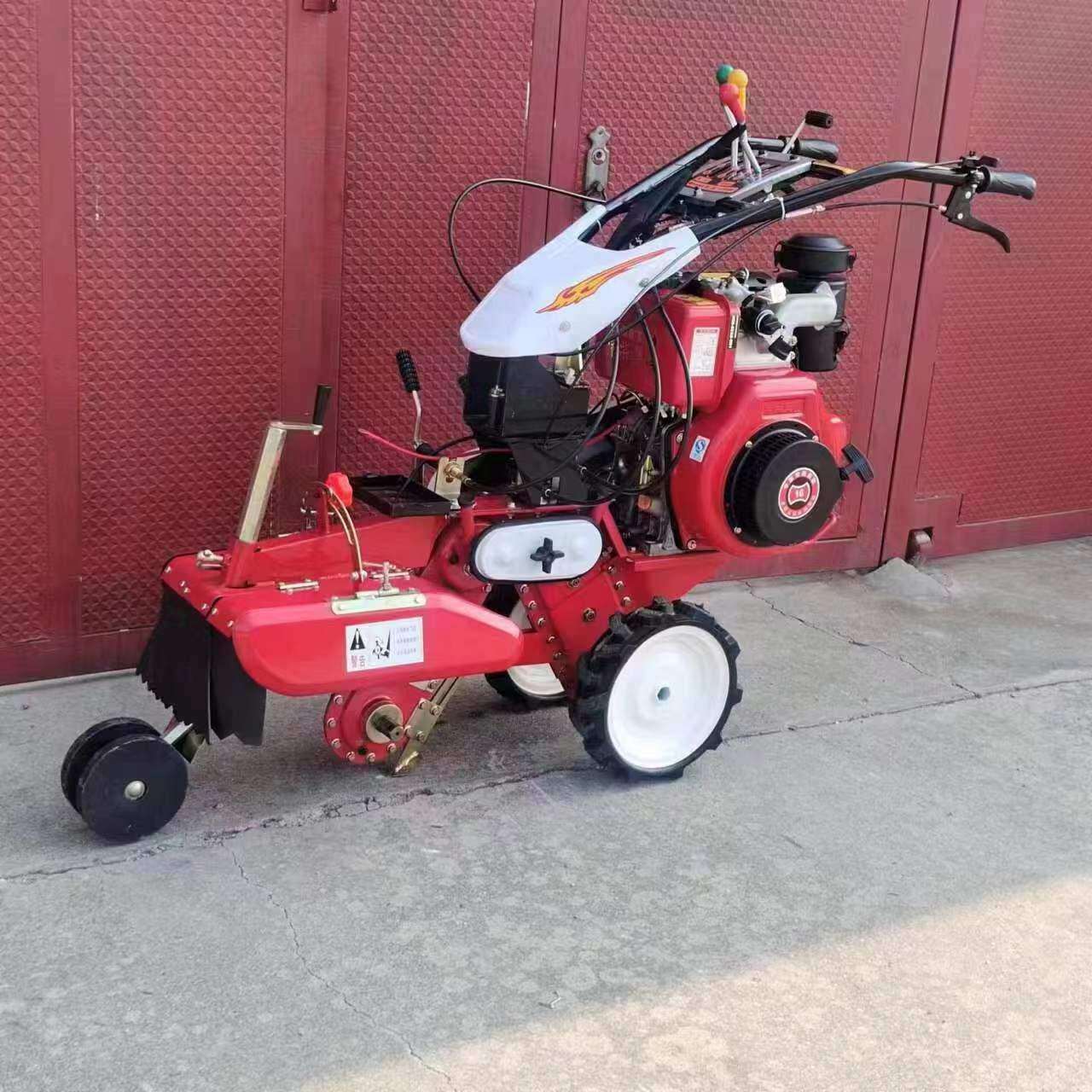 35 HP crawler type micro tillage machine, greenhouse multi-functional pastoral management machine, green onion and ginger trenching and soil cultivating machine