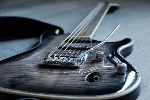 How to Hold a Guitar Pick Correctly