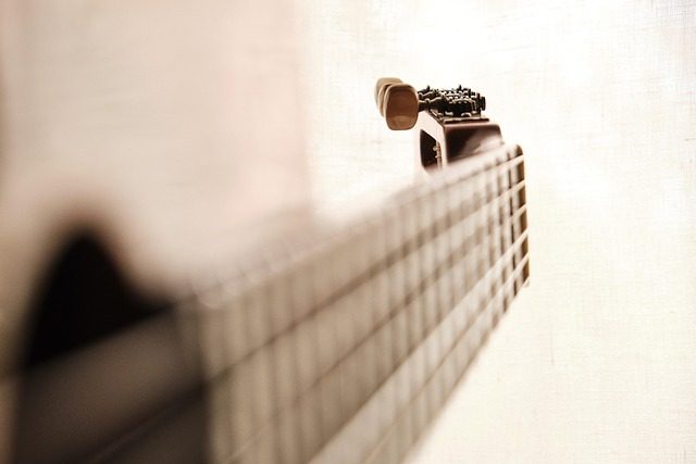 how to attach a guitar strap to an acoustic