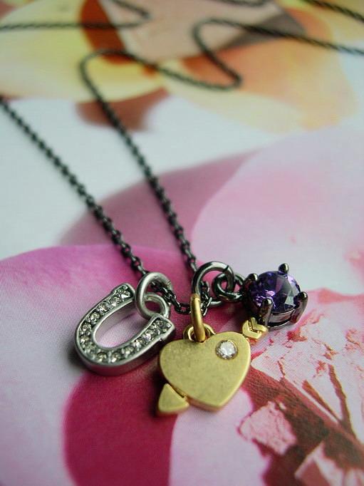 Ju*Cy C Silver Diamond Horseshoe Gold One Arrow through the Heart Purple Diamond Pendant Black Metal Short Necklace Sweet