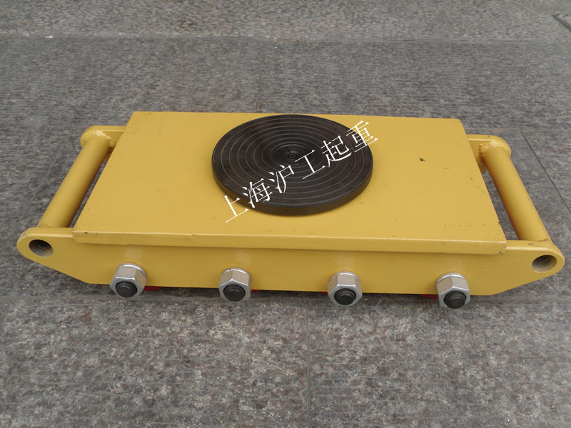 Carrying small tanks, transporting tanks, transporting vehicles, transporting tanks, ground cattle, shifter 12 tons 12T