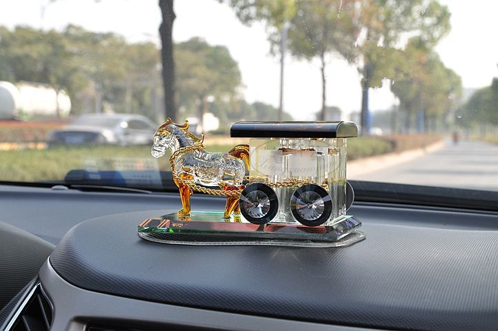 皇家马车汽车香水座车载马拉车水晶香水瓶车用香水马车拉酒瓶摆件