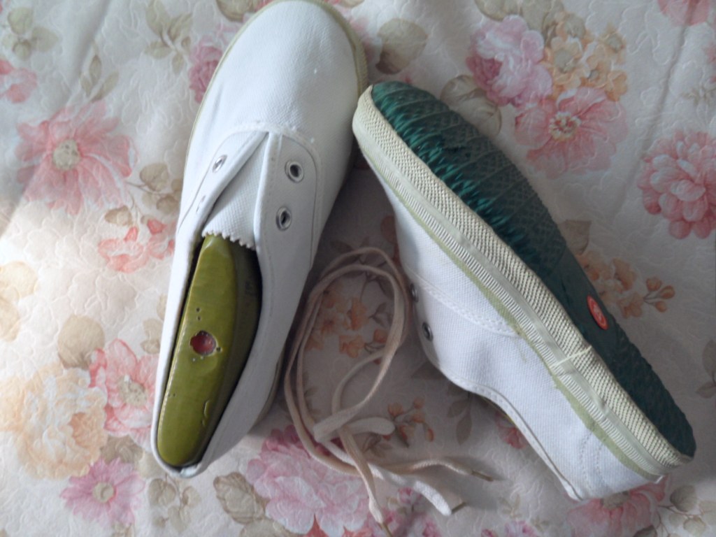 White sneakers, white canvas gym shoes, cat paw shoes