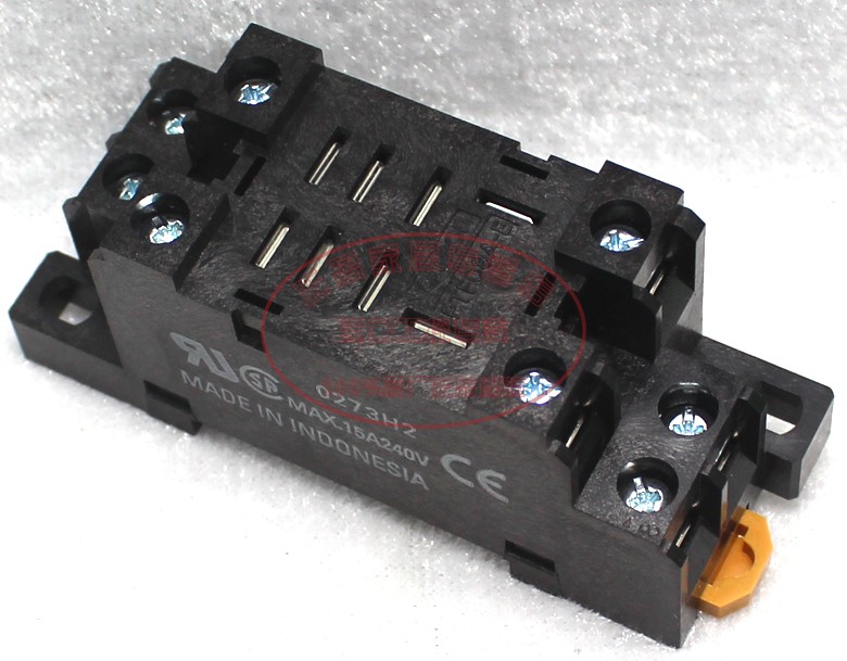 OMRONOMRON SMALL RELAY BASE PTF08A-E LY2N-J LY2N-J SOCKET STF08A-E